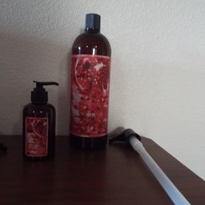 WEN 32 oz Pomegranate w/pump and styling cream